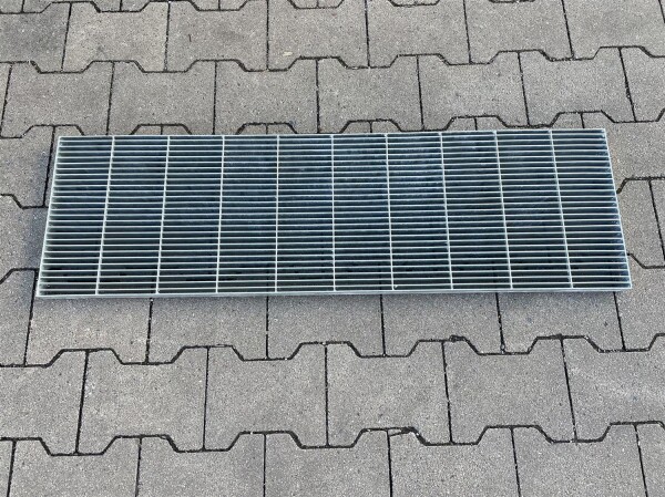 Outlet- K60-Längsstabrost LSB / 300 x 1000 mm / TS 25 x 2 mm /verzinkt