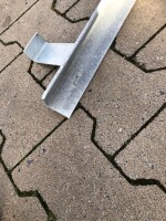 Outlet- Winkelstange mit je 5 Laschen / 1750 mm