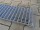 Outlet Rinnenrost / 163 x 1000 mm / TS 20 x 2 mm / MW 31 x 9 mm / verzinkt