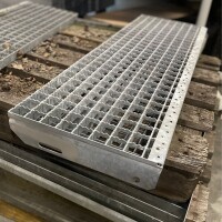 Outlet- P-Stufe / 1000 x 305 / TS 30 x 3 / MW 30 x 30 / R12