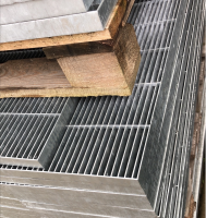 Outlet-Längsstabrost / 1000 x 300 mm / TS 25 x 2 mm...