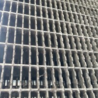 Outlet- P- Rost / 1250 x 1250 mm / TS 40 x 3 mm / MW 30 x...