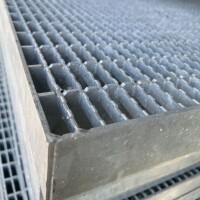 Outlet- P- Rost / 995 x 1168 mm / TS 40 x 3 mm / MW 30 x...